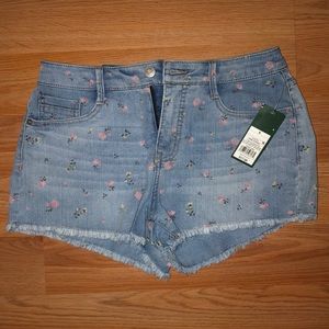 Women’s denim printed shorts.